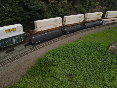 Train cars derail on Horseshoe Curve